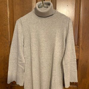 Isaac Mizrahi grey 3/4 length bell sleeve turtle neck sweater, xxs
